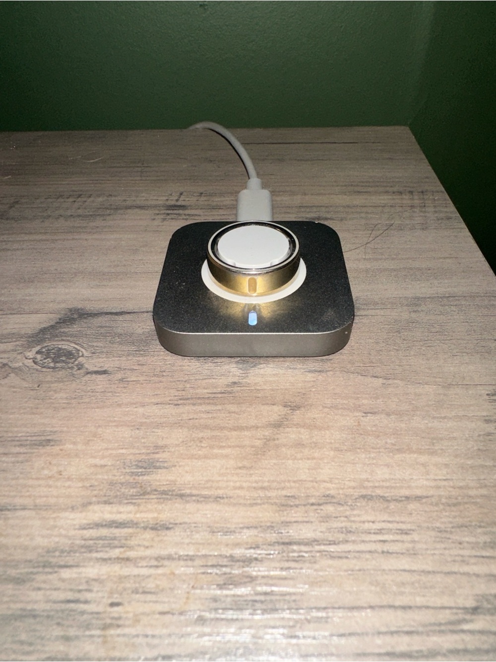 Oura Ring WITH Magnetic Ring Charger Dock